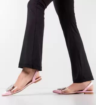 Balerini dama Issa Roz imagine