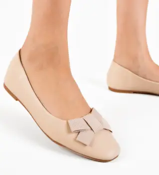 Balerini dama Kiprolos Bej imagine