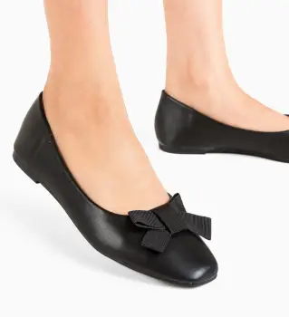 Balerini dama Kiprolos Negri imagine