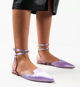 Balerini dama Laiba Mov imagine