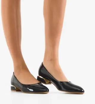 Balerini dama Lyta Bleumarin imagine