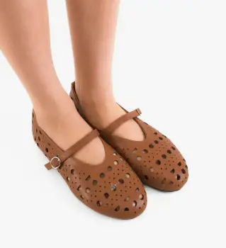 Balerini dama Margret Camel imagine