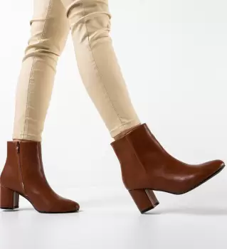 Botine dama Asad Camel imagine