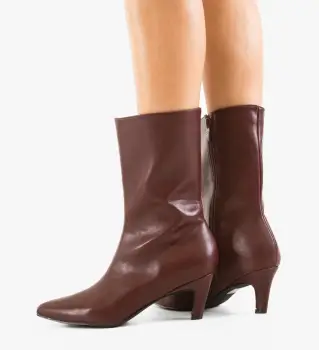 Botine dama Jorana Grena imagine