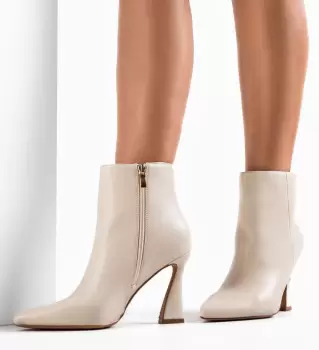 Botine dama Keyaa Albe imagine