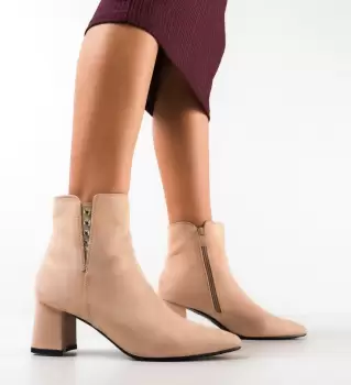 Botine dama Rezaq Bej imagine