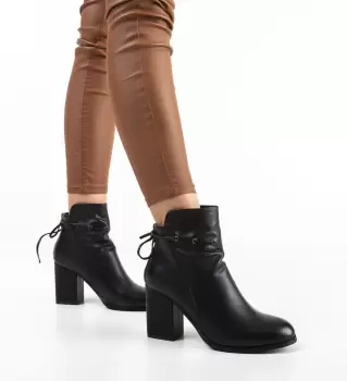 Botine Tayler Negre imagine