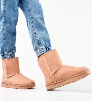 Cizme Tip Ug Humas Nude imagine