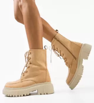 Ghete dama Julie Camel imagine