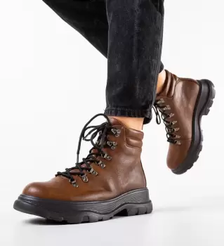 Ghete dama Layla Maro imagine