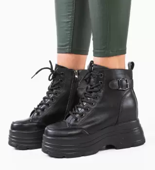 Ghete dama Monique Negre imagine