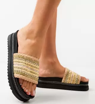 Papuci dama Alojz Nude imagine