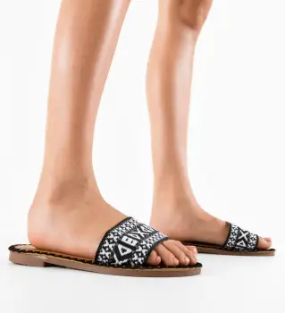 Papuci dama Chibuzo Negri imagine