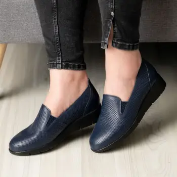 Pantofi piele naturala cu perforatii 1159 albastru imagine