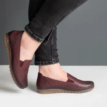 Pantofi piele naturala cu perforatii 1159 visiniu imagine