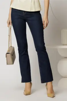 Blugi dama bleumarin cu croi evazat si decupaj la baza imagine