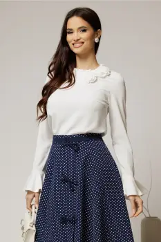 Bluza alba din voal plin cu detaliu floral la guler si gulerul incretit imagine