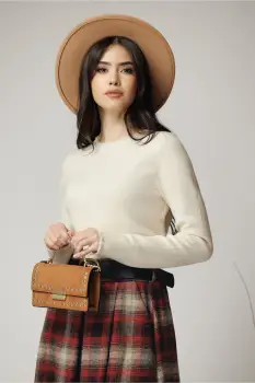 Bluza casual din tricot bej cu franjuri imagine