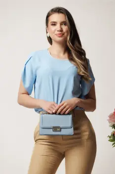 Bluza DY Fashion bleu lejera din voal cu perle la decolteu imagine