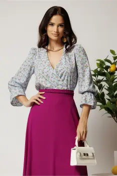 Bluza DY Fashion din satin bleu cu imprimeuri florale si decolteu petrecut imagine