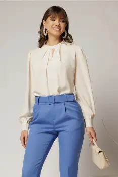 Bluza DY Fashion ivoar cu decupaj si perle la decolteu imagine