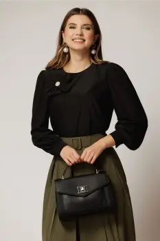 Bluza DY Fashion neagra cu maneci bufante si floare cu perla la bust imagine