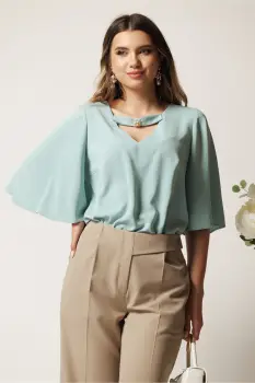 Bluza DY Fashion verde mint din voal vaporoasa cu aplicatie la decolteu imagine