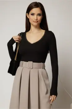 Bluza neagra din viscoza cu decolteu V si dantela imagine