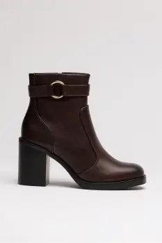 Botine maro din piele ecologica de dama cu toc patrat si catarama imagine