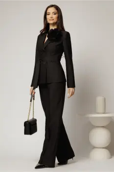 Compleu dama negru cu brosa florala detasabila format din sacou si pantalon imagine