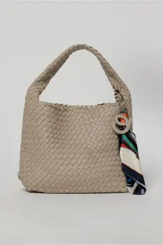 Geanta taupe din piele ecologica impletita accesorizata cu esarfa imagine