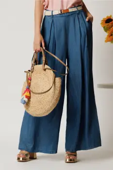 Pantaloni albastri din lyocell cu croi lejer si curea in talie imagine