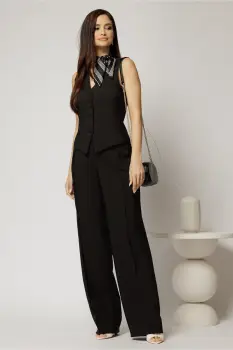 Pantaloni DY Fashion negri cu pliu din talie si banda cu nasture imbracat imagine