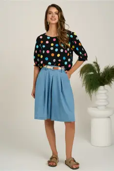 Pantaloni scurti bleu din denim lejeri cu pliuri si curea in talie imagine