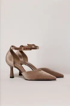 Pantofi eleganti beige cu aspect rafinat imagine