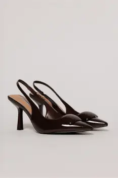 Pantofi maro cu varf ascutit si detaliu decorativ imagine