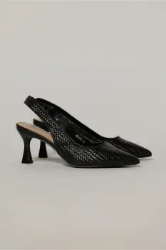 Pantofi negri din piele ecologica cu design impletit imagine