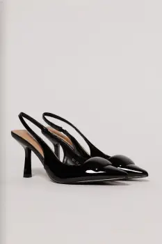 Pantofi negrii cu varf ascutit si detaliu decorativ imagine