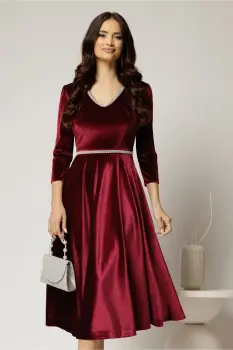 Rochie DY Fashion bordo din catifea cu decolteu in V si talia cu perle imagine
