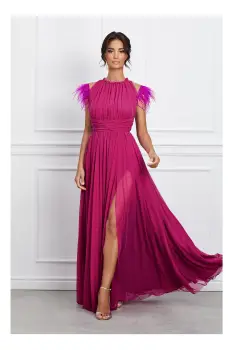 Rochie DY Fashion lunga magenta din tull cu pene la umeri imagine