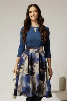Rochie DY Fashion midi albastra cu imprimeu si decupaj la decolteu imagine