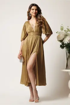 Rochie DY Fashion midi aurie din voal in clos cu tull la decolteu si crapatura pe picior imagine