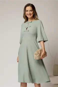 Rochie DY Fashion midi verde fistic cu maneci evazate si funde pe bust imagine