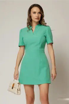 Rochie DY Fashion scurta verde menta cu mic decupaj in V la decolteu si fusta tip A imagine