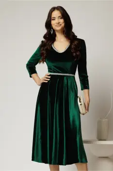 Rochie DY Fashion verde din catifea cu decolteu in V si talia cu perle imagine