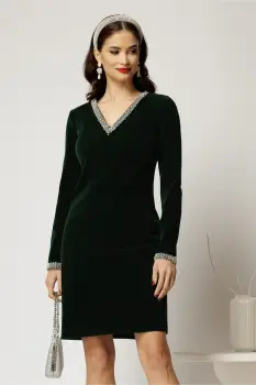 Rochie DY Fashion verde din catifea fixa cu perle la decolteu si maneci imagine