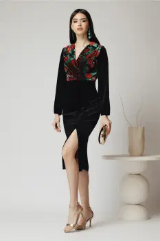 Rochie eleganta din catifea neagra cu imprimeu floral la bust imagine