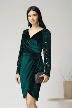 Rochie Ella Collection Alison eleganta din catifea verde cu paiete pe maneci imagine