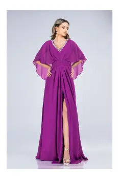 Rochie lunga magenta din voal cu strasuri la decolteu si maneci tip capa imagine