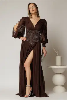 Rochie lunga maro de seara din tull cu corset cu strassuri aplicate imagine